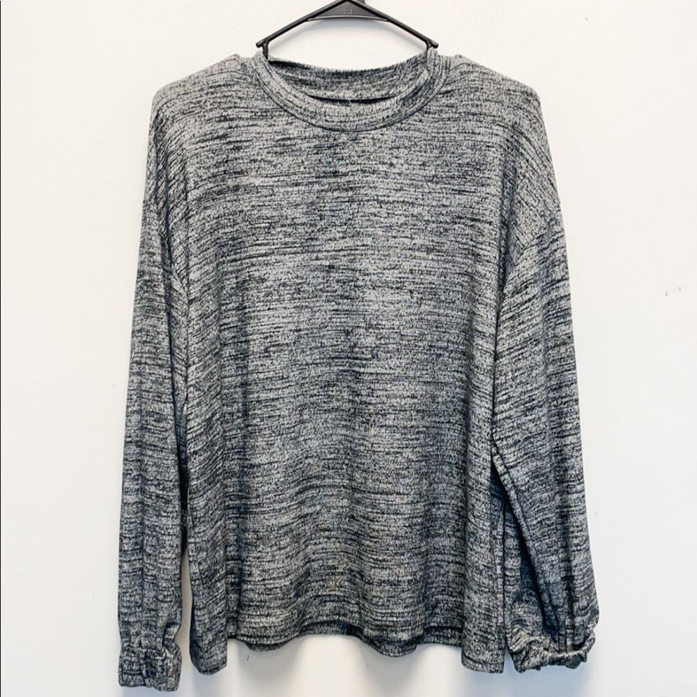 Velvet by Graham & Spencer long sleeve lightweight sweater